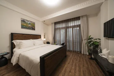 Chambre double avec salle de bains privative — Su Casa Hanoi Railway Side